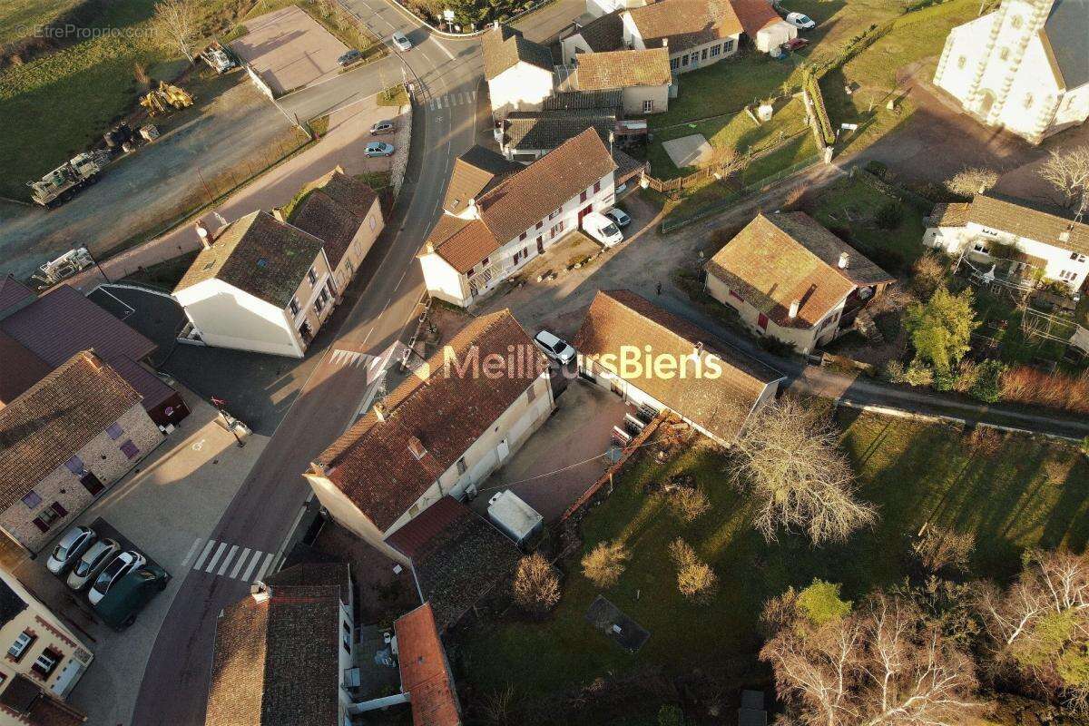 Commerce à LE BREUIL