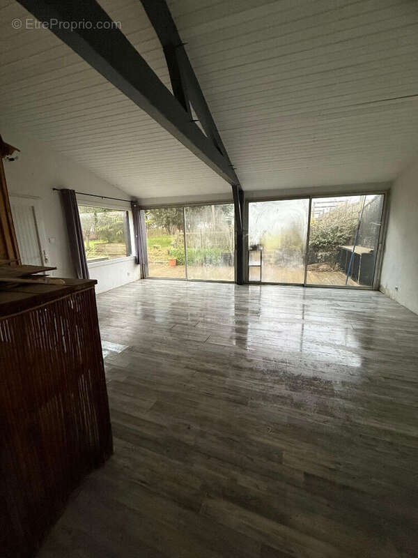 Maison à LA CHAPELLE-BASSE-MER