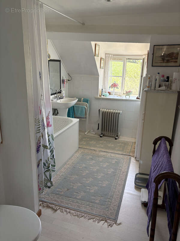 Maison à AMBRIERES-LES-VALLEES