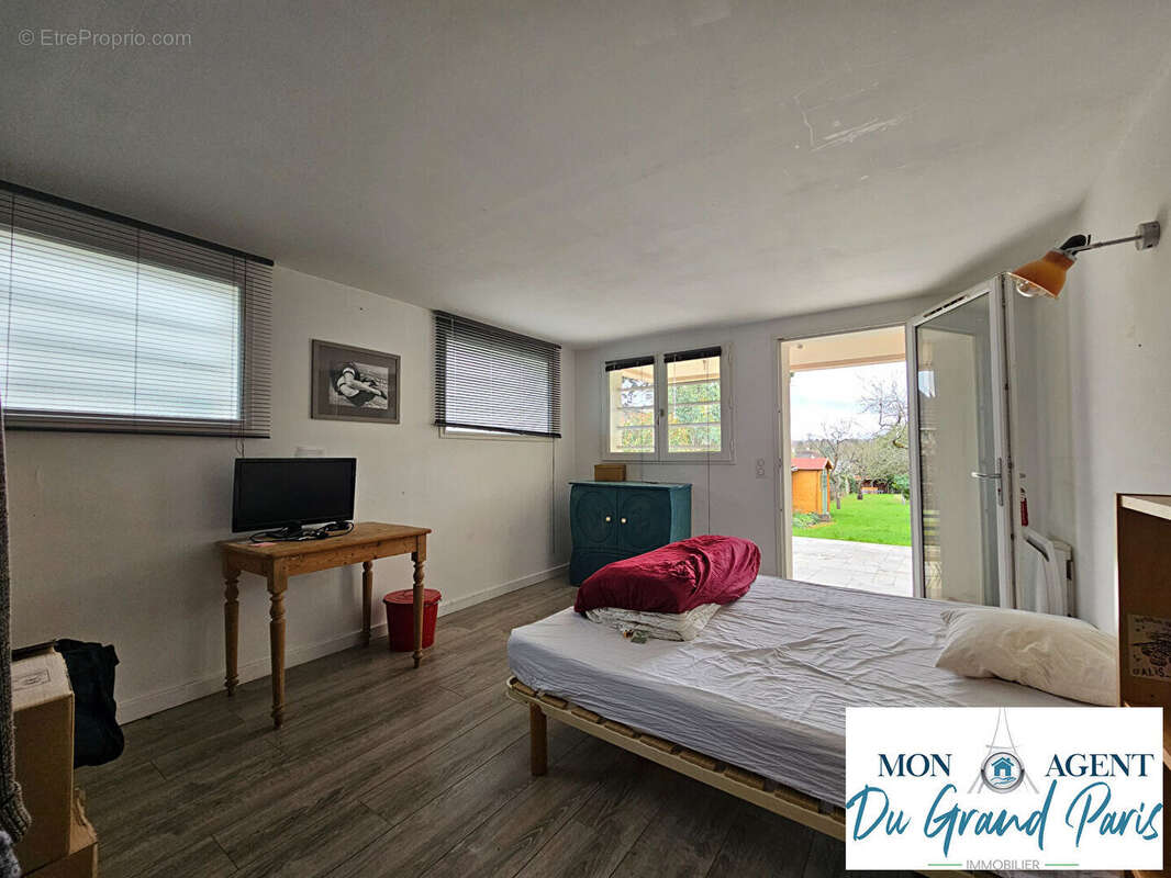 Maison à VERRIERES-LE-BUISSON