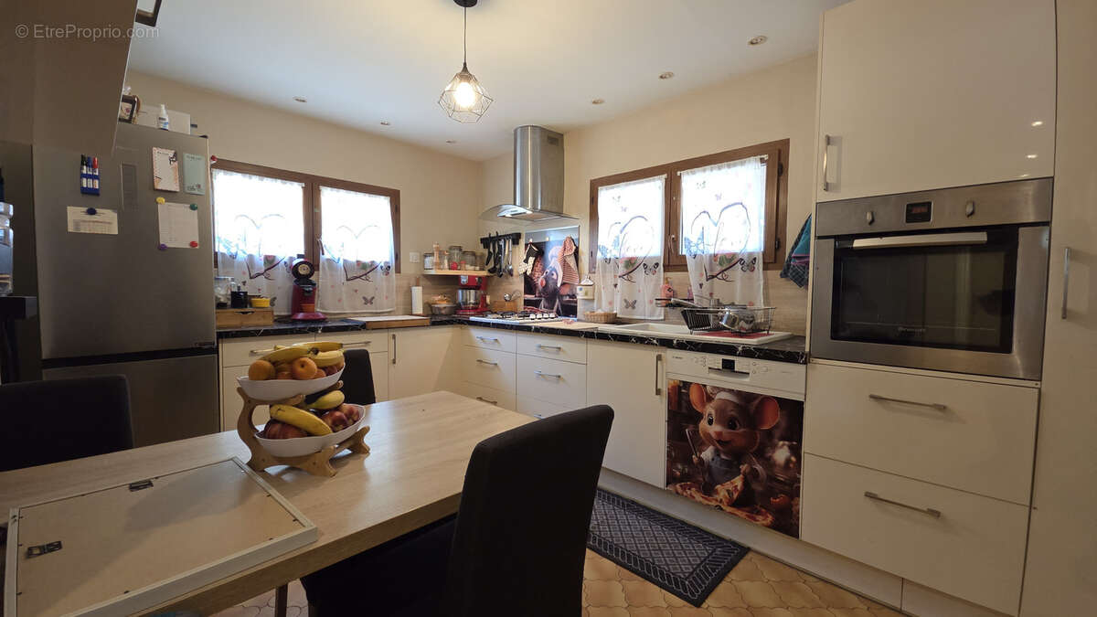 Maison familiale de 140 m2 sur grand terrain clos   Saint-Christol - photo 4