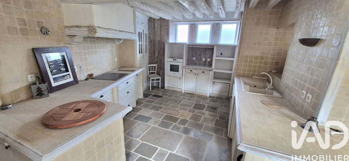 Maison 702 m² à Chambors  - photo 6