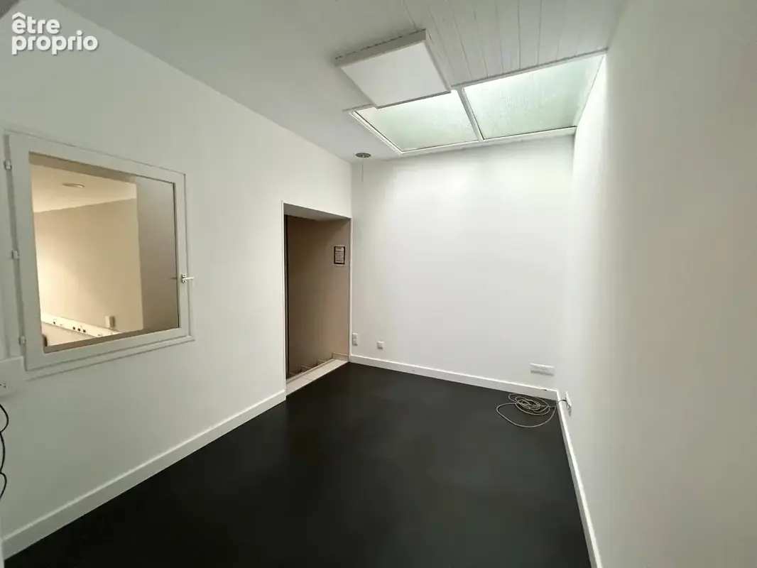 Cambrai, proche centre, ensemble de bureaux - photo 5
