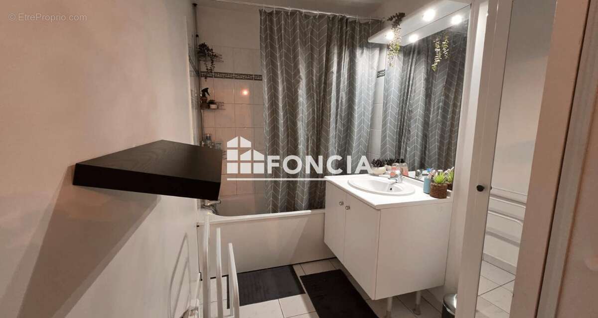 Appartement à VIGNEUX-SUR-SEINE