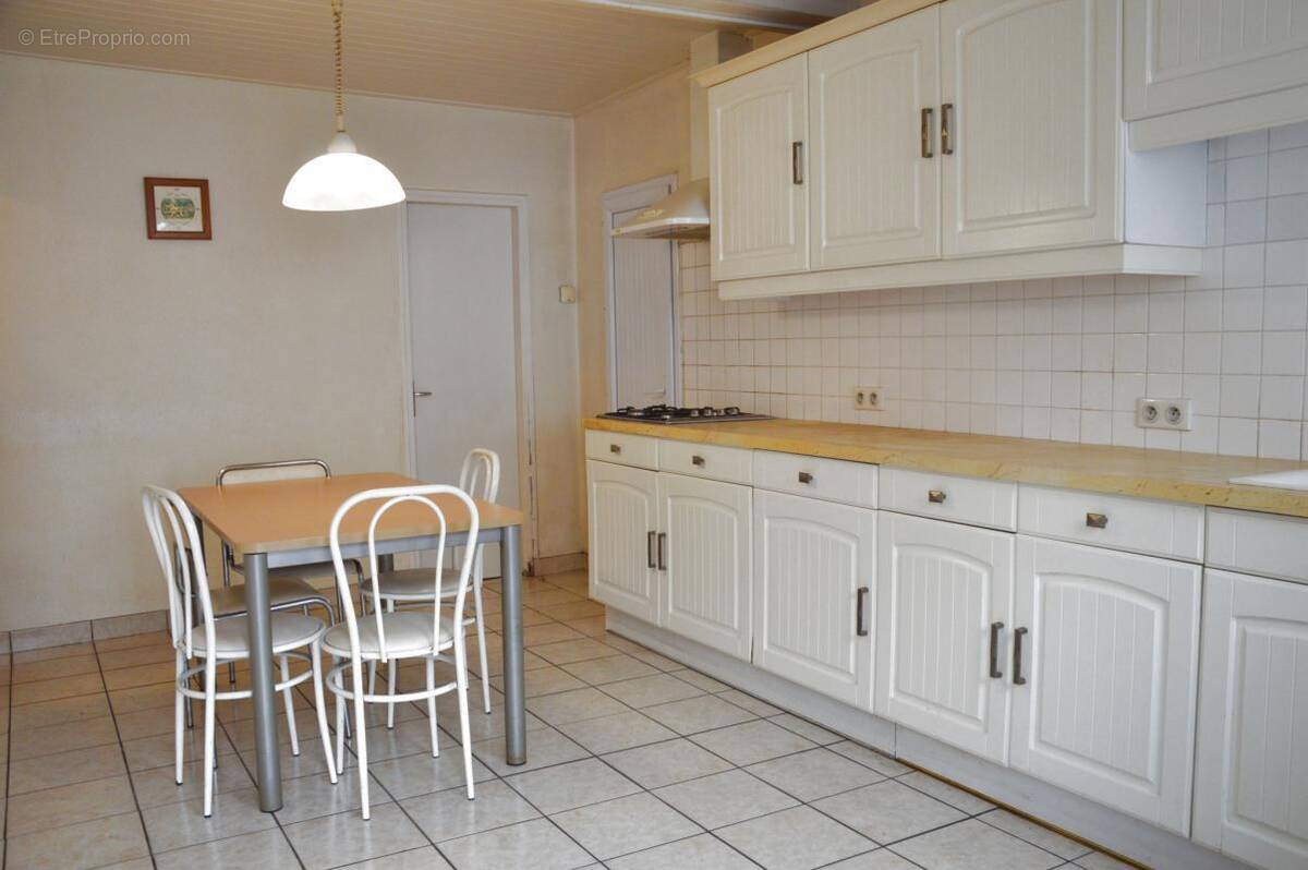 Maison à BEAULIEU-SOUS-LA-ROCHE