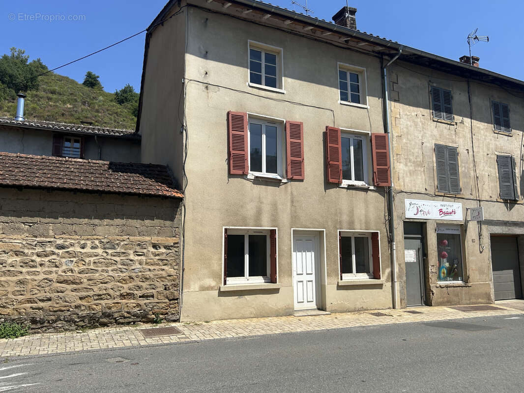 Maison de village avec jardin au centre de rivolet - photo 2