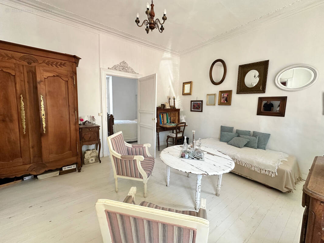 Maison à SAINT-JEAN-D'ANGELY