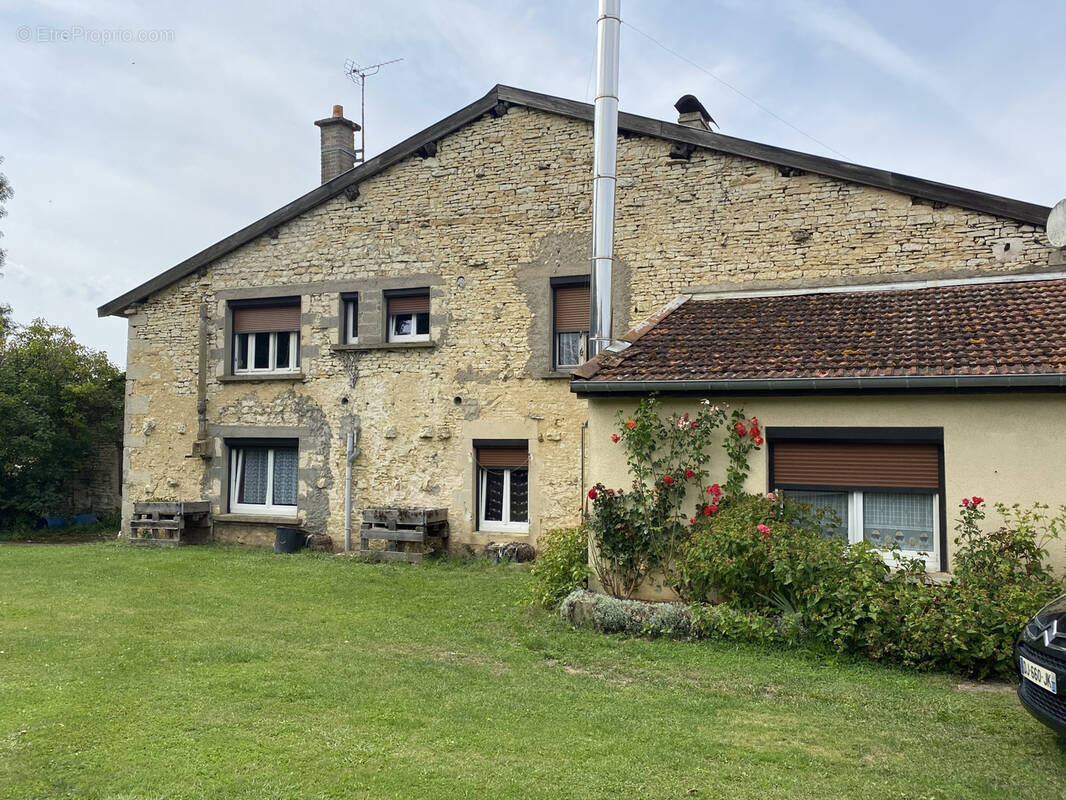 Maison à HEVILLIERS