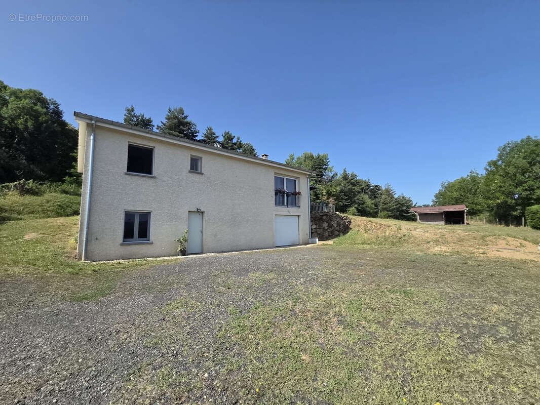 Maison à LE CRESTET