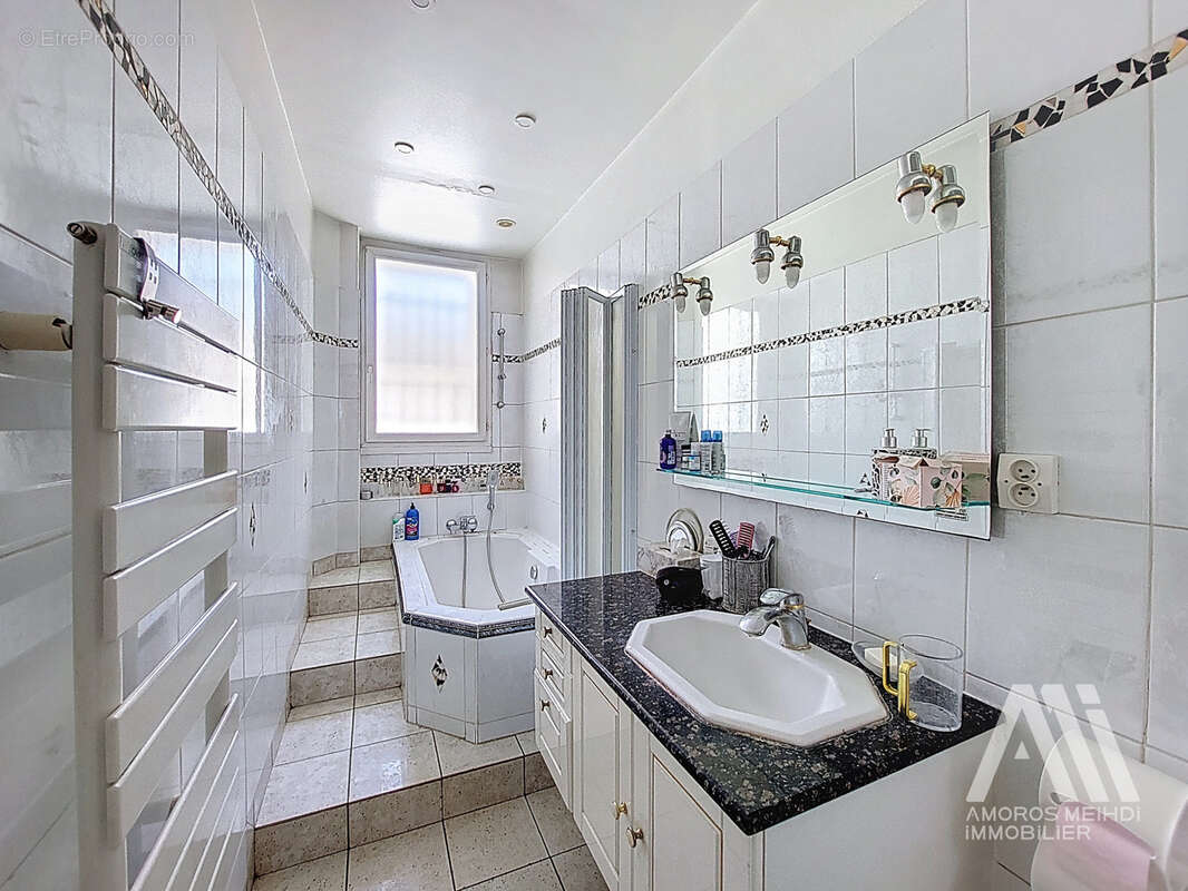 Appartement à PARIS-19E