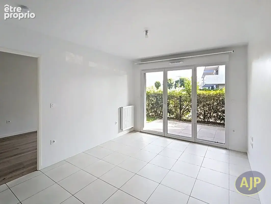 CHALLANS - Appartement T2 - photo 2