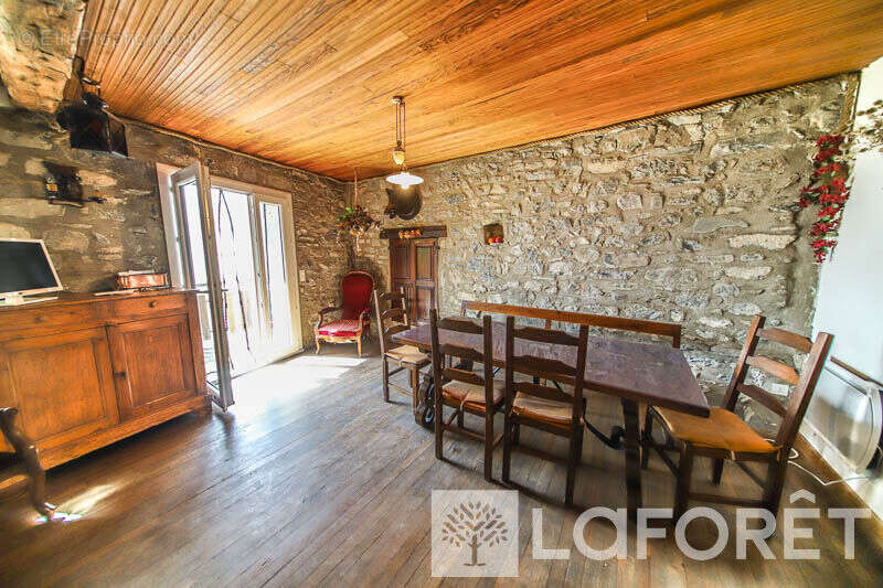 Appartement à CHATEAUROUX-LES-ALPES