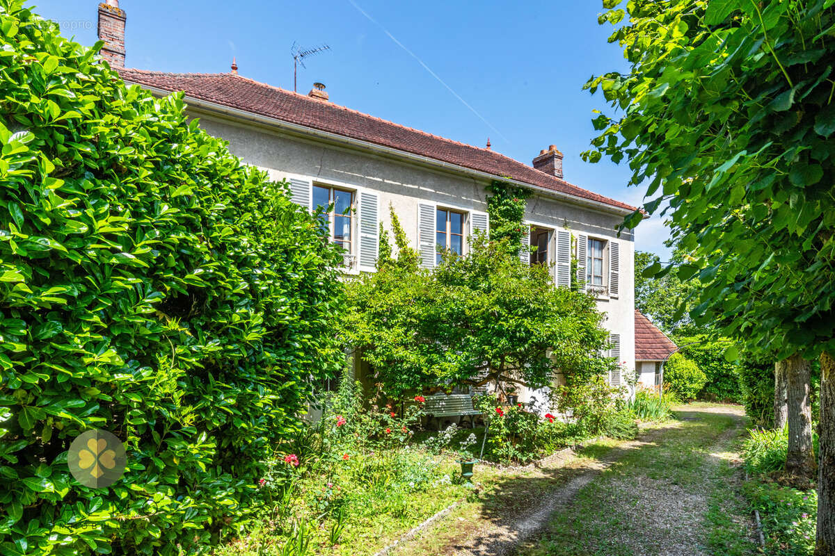 Maison à THOIRY