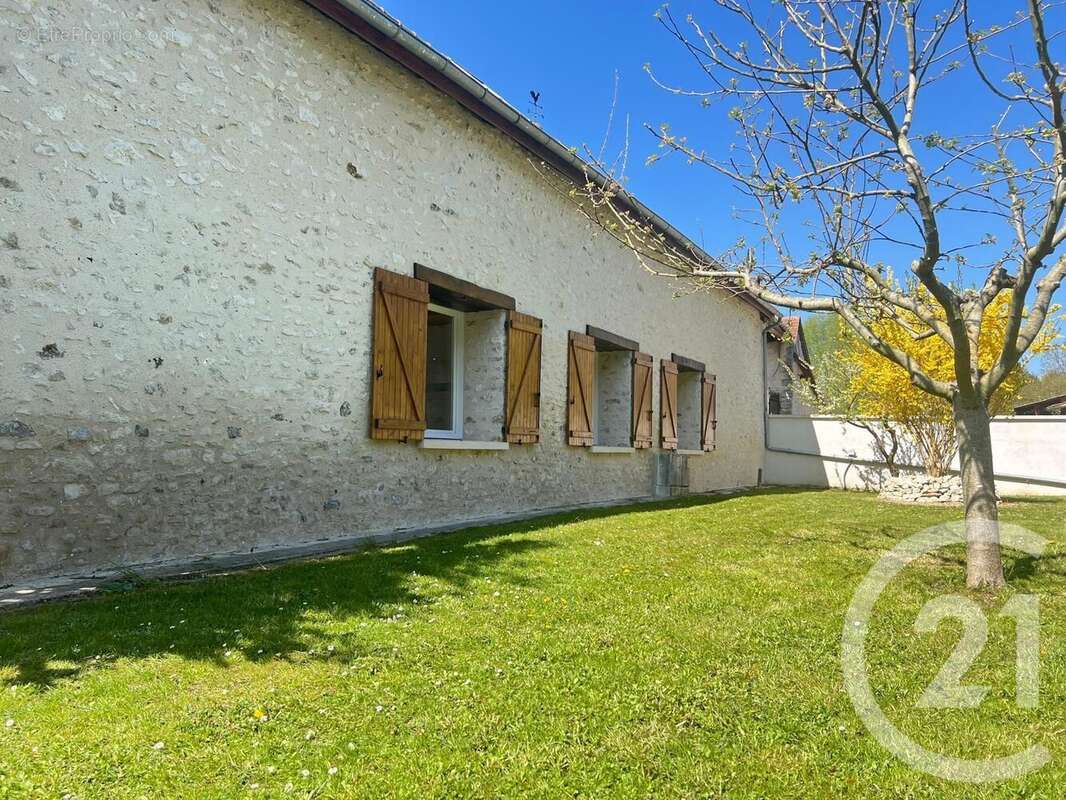 Maison à LA CHAUSSEE-D&#039;IVRY