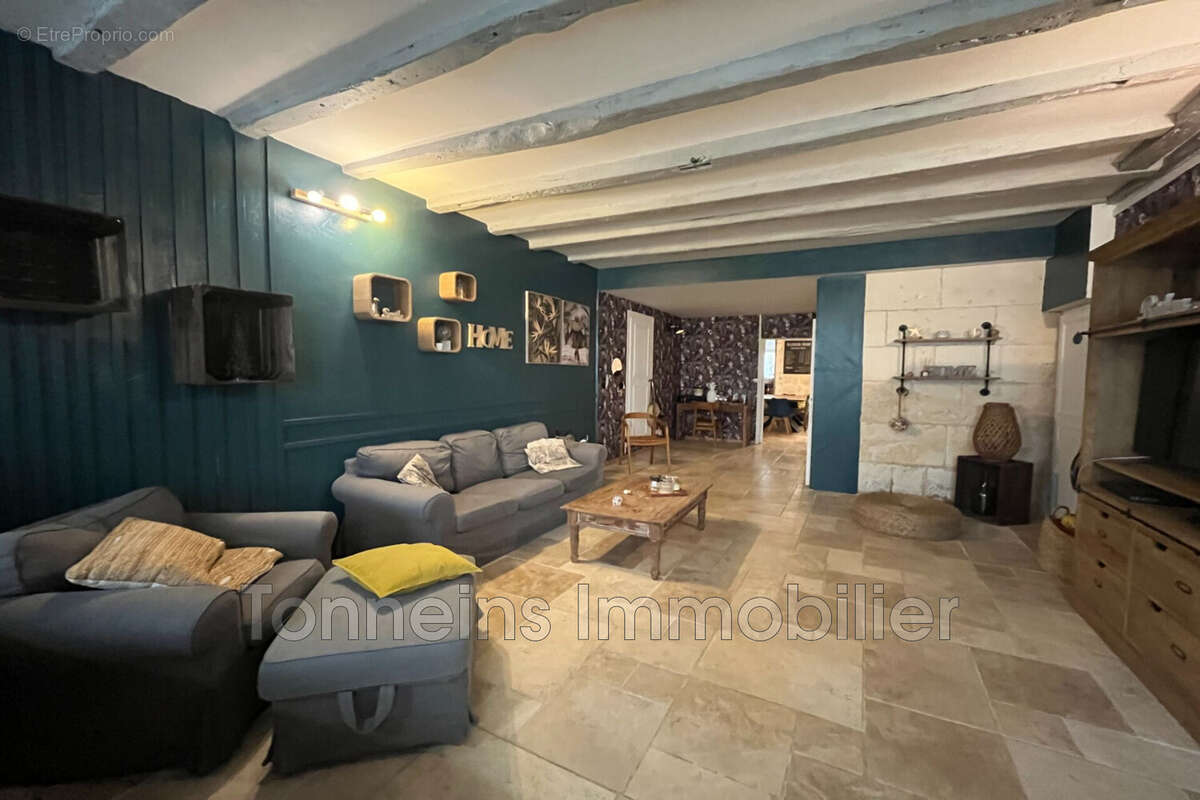 Maison à CHATEAUNEUF-SUR-CHARENTE