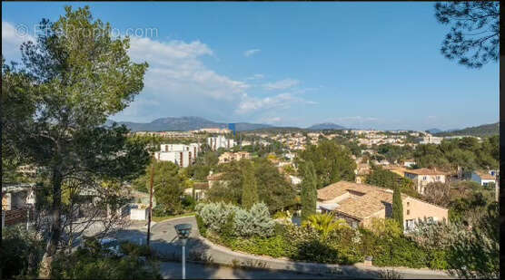 St raphael terrain 808m2 pour un projet villa 216m2 sp - photo 2