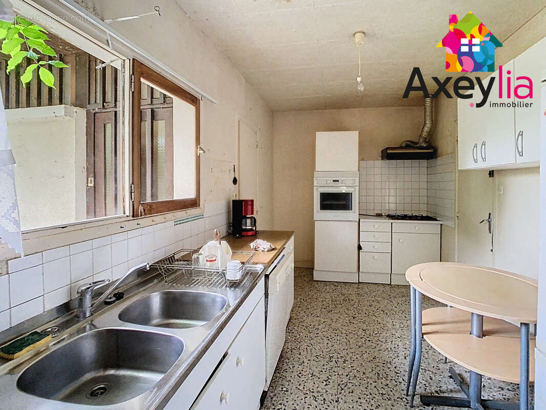 Maison à SAINT-ROMAIN-LA-MOTTE