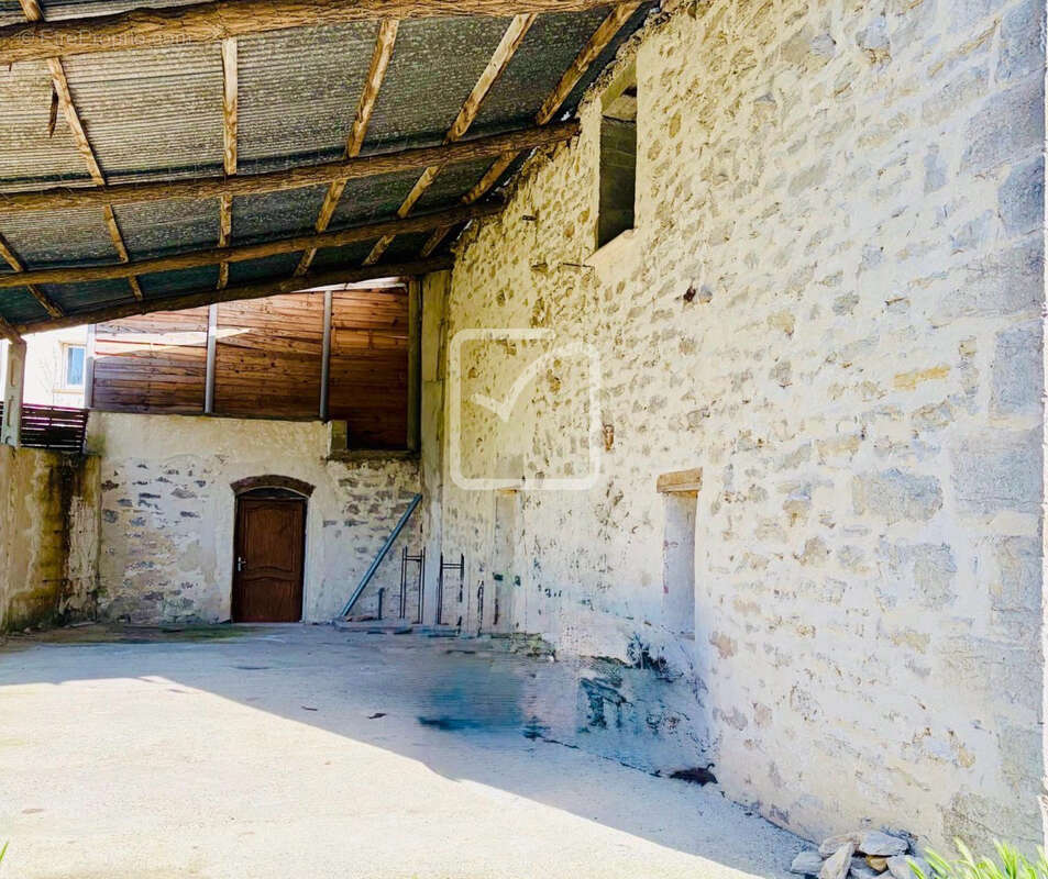 Maison à MERCUES