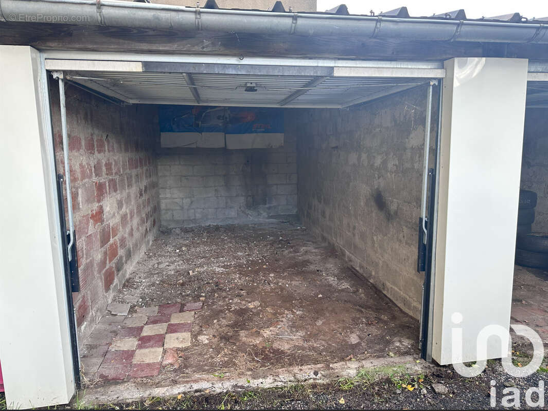 Photo 4 - Parking à USSEL