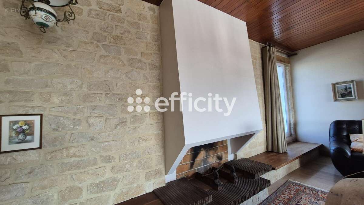 Maison 230 m² à Saint-Come-De-Fresne  - photo 4