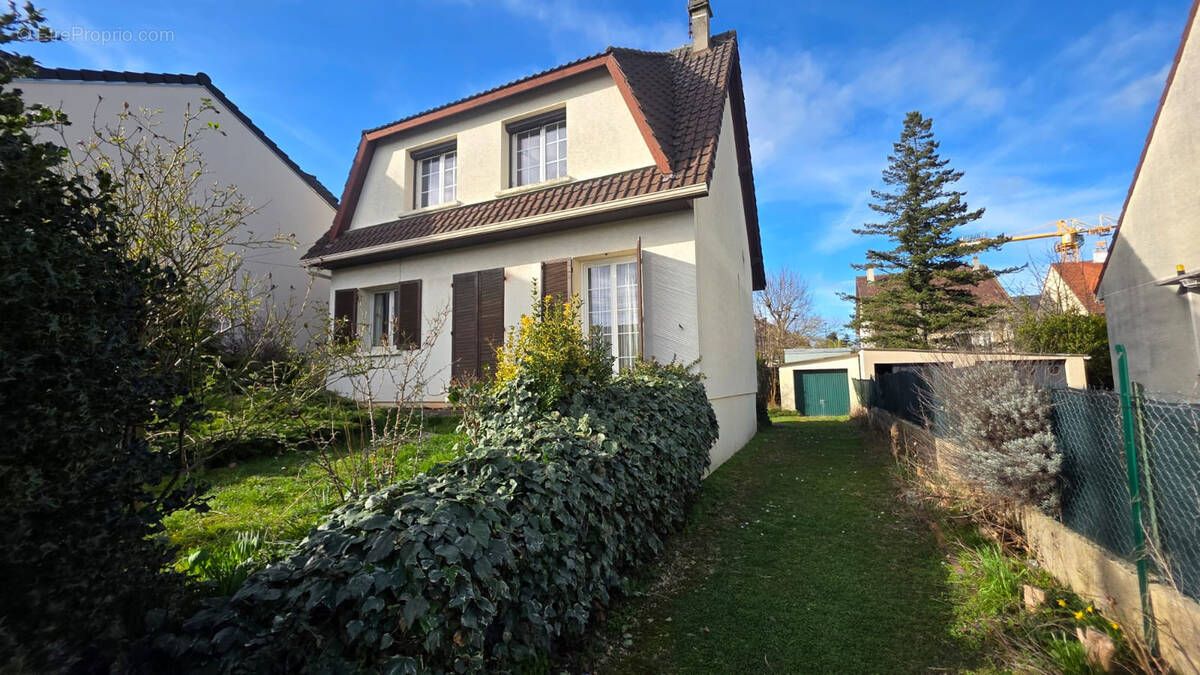 Maison à TREMBLAY-EN-FRANCE
