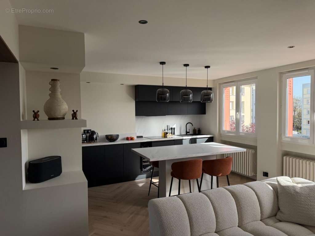 Appartement à SAINT-ETIENNE