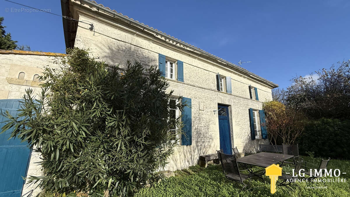 Maison à MORTAGNE-SUR-GIRONDE