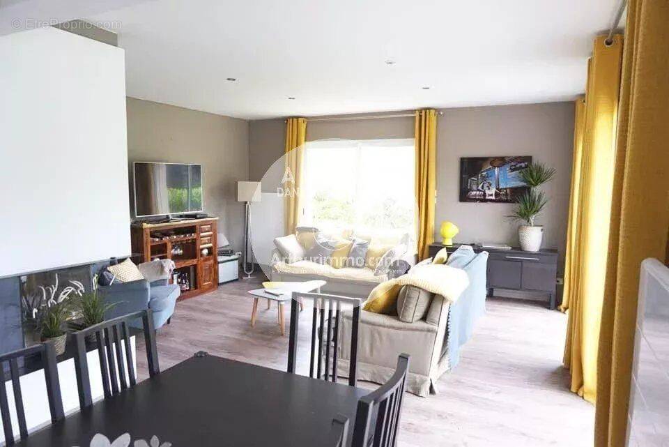 Maison à HAUTE-GOULAINE