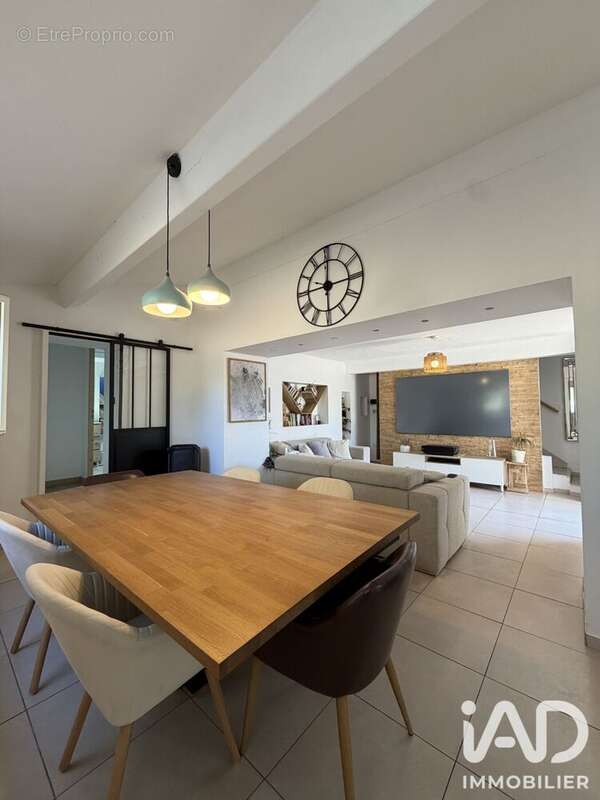 Maison 158 m² à Cuers  - photo 7