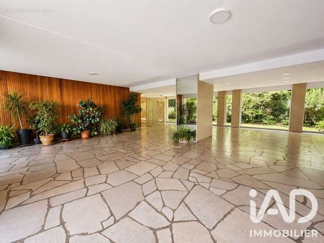 Appartement 103 m² à Saint-Germain-En-Laye  - photo 2