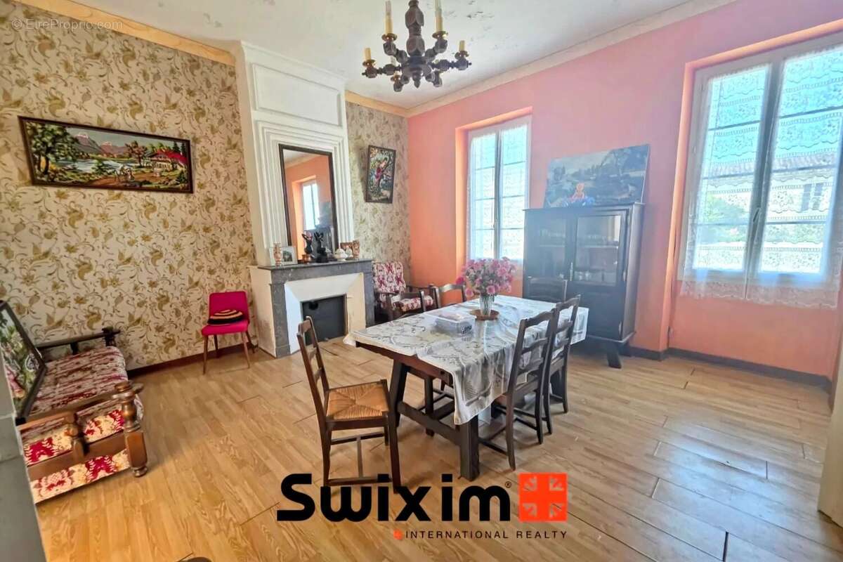 Maison de Maître de 235M² à rénover à Blaignan-Prignac - photo 5