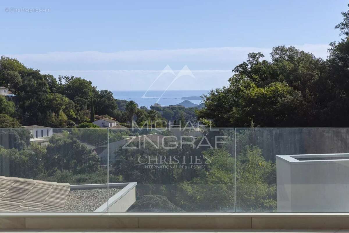 Appartement à MANDELIEU-LA-NAPOULE