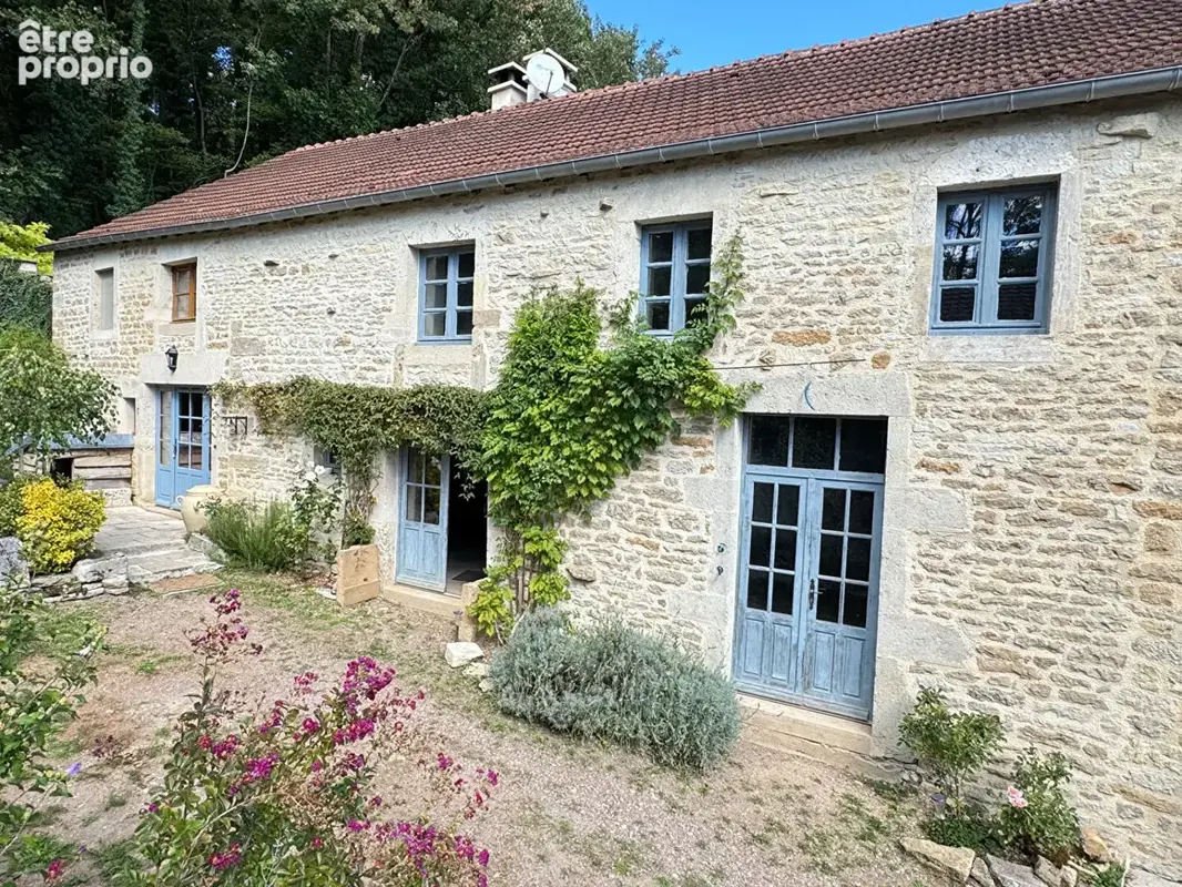 Maison à MONT-SAINT-JEAN