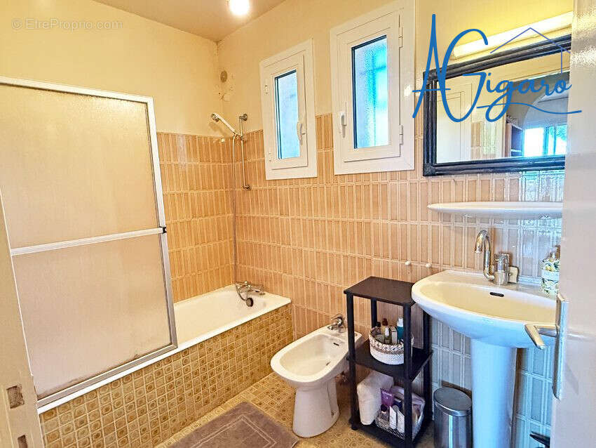 Appartement à LA CROIX-VALMER