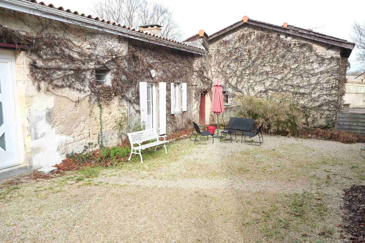 Ensemble immobilier avec dépendances - photo 8