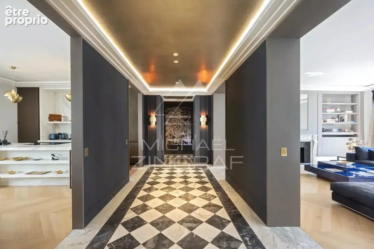 A vendre - Exclusivité - Appartement refait à neuf - 3 Suites - Triangle d'Or - photo 3