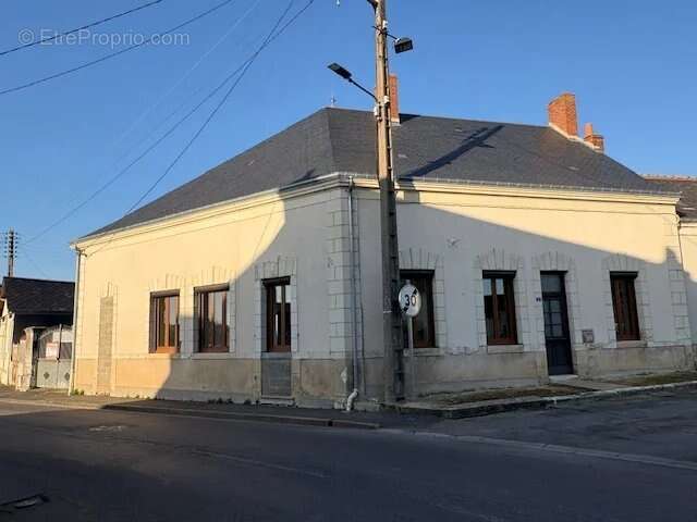 Maison à HOMMES