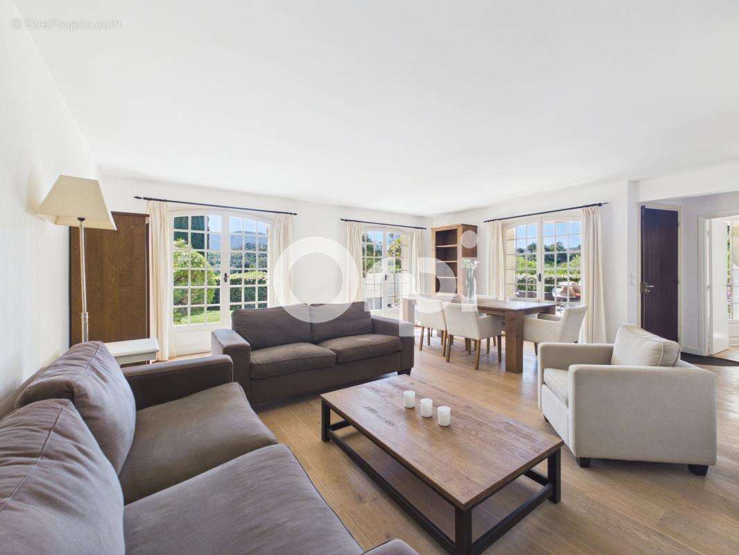 Maison à MANDELIEU-LA-NAPOULE