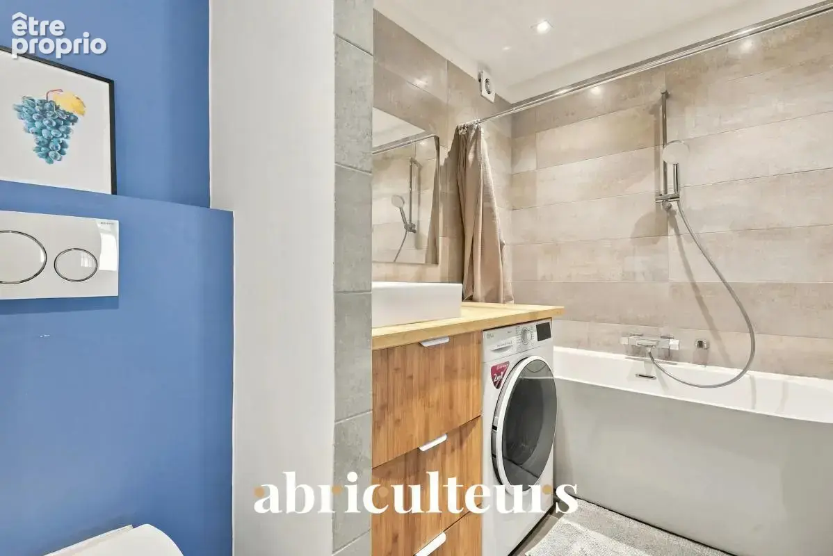 Paris 15e – Studio avec coin nuit et balcon-loggia proche de la tour Eiffel - photo 8