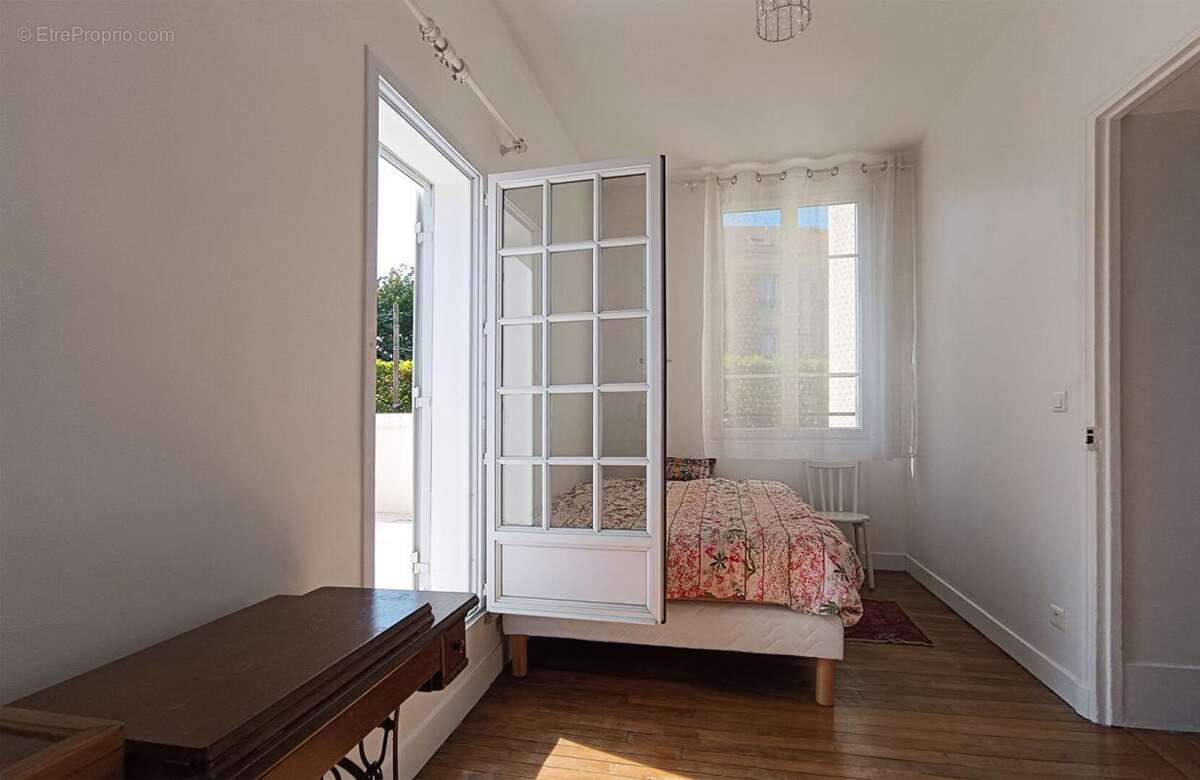 Maison Bourgeoise proche RER A 10 pièces 240m² NEUILLY-PLAISANCE (93360) - photo 12