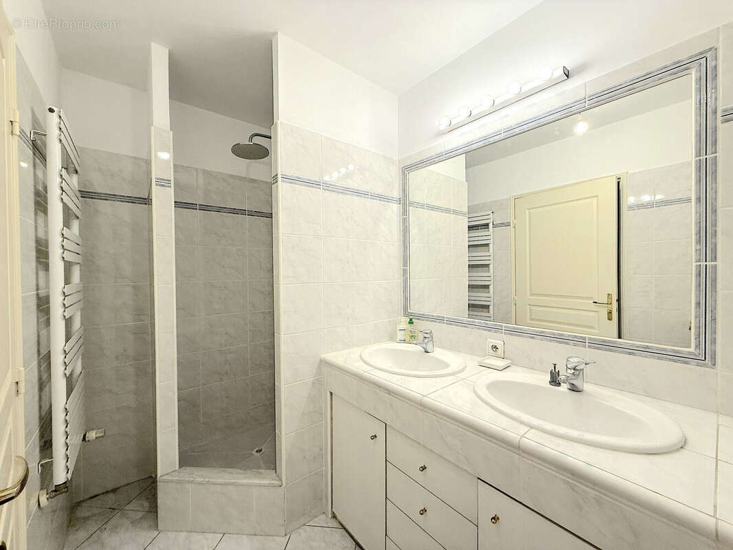 Photo 6 - Appartement à LYON-4E