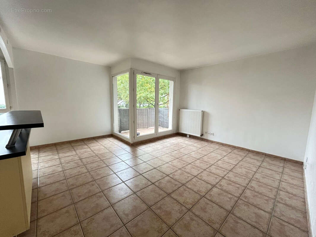 Appartement à SAINTE-GENEVIEVE-DES-BOIS