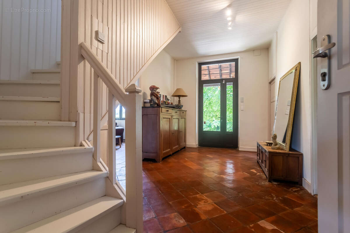 Maison de campagne avec piscine et grange - photo 17