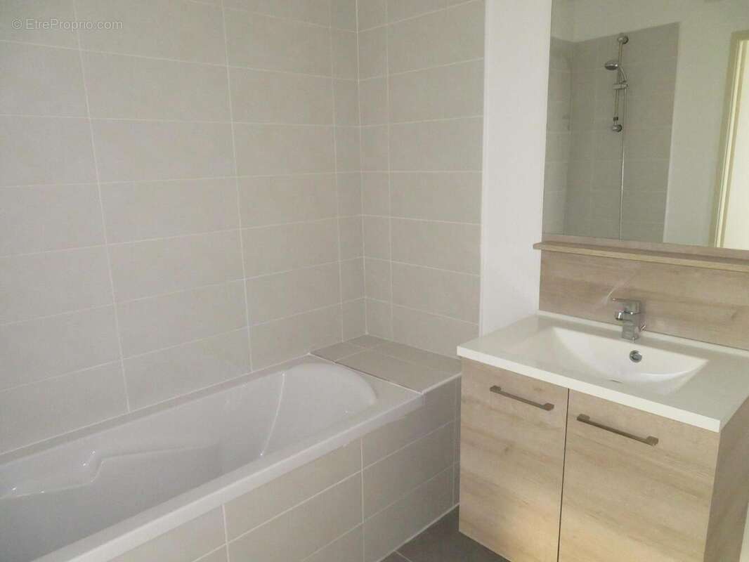   - Appartement à DRAGUIGNAN