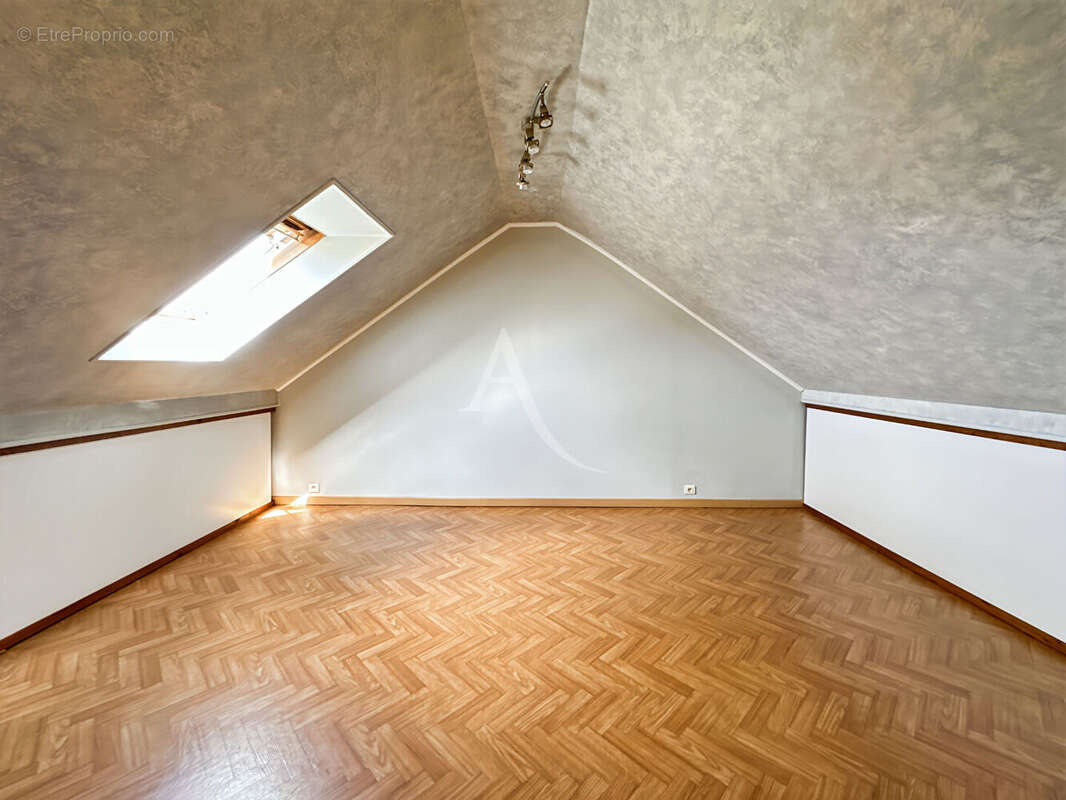 Maison avec dépendances - photo 13
