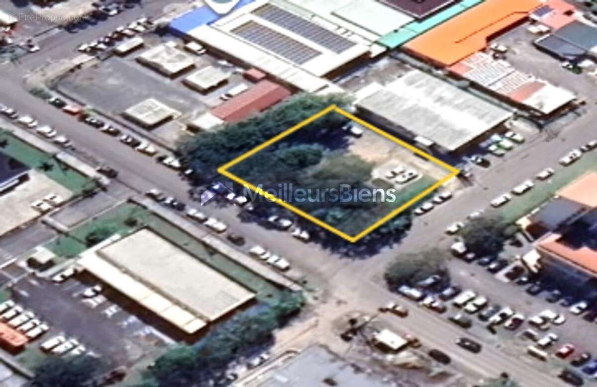 Commerce à POINTE-A-PITRE