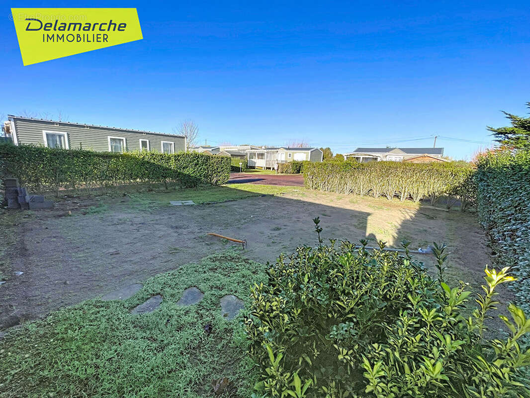 Terrain à MONTMARTIN-SUR-MER