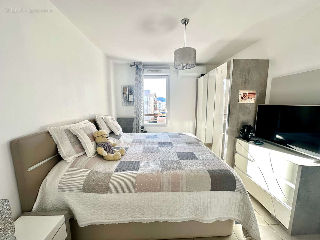 Appartement à CARROS