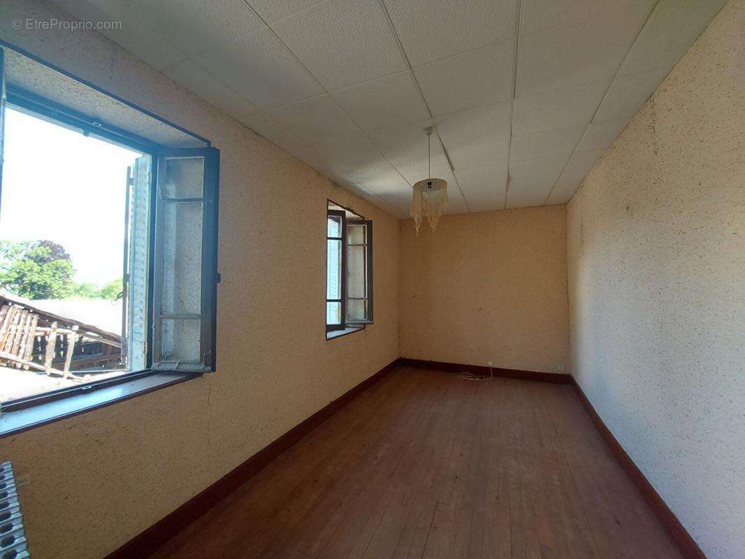 Maison de village 6P 147 m2 CHAMOUX-SUR-GELON (73390) - photo 11