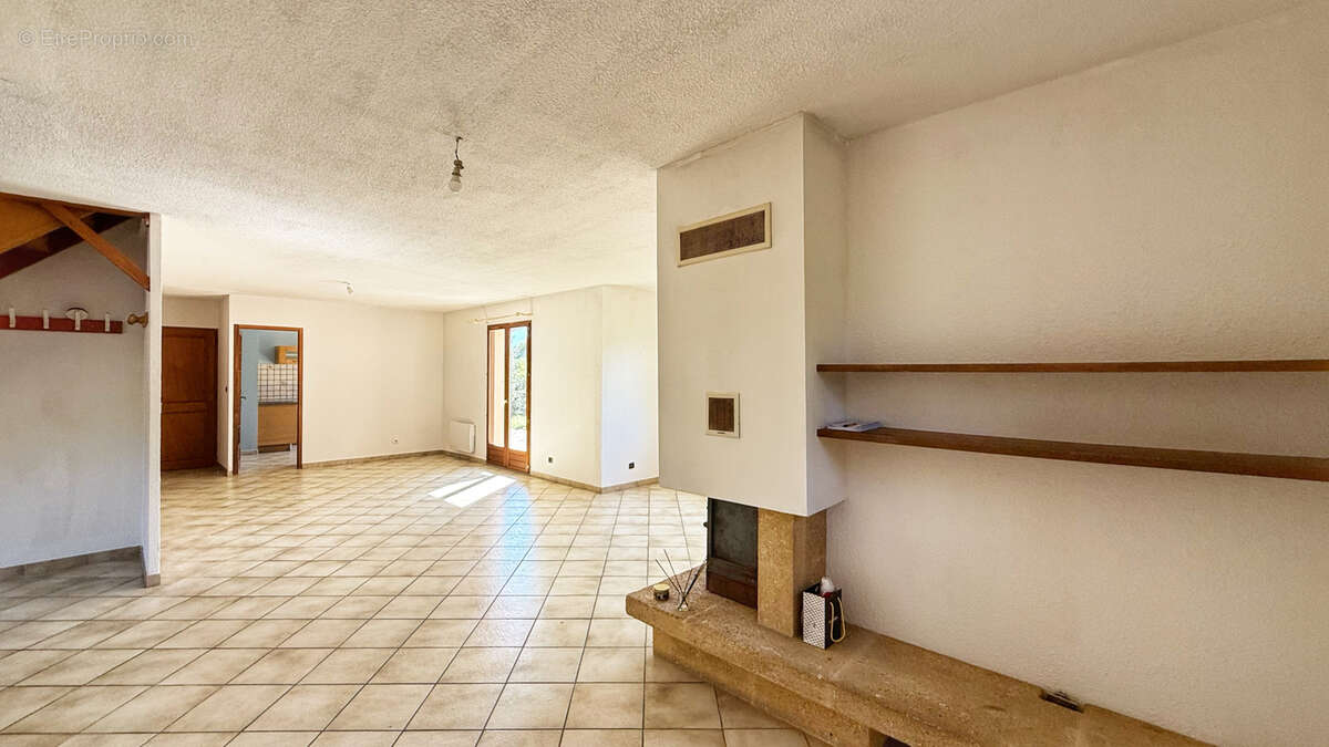 TULLINS, maison 165 m2 avec terrain - photo 4